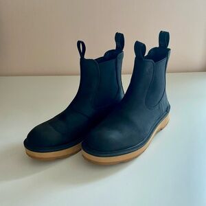 Black Sorel Hi-Line Chelsea Boots - Size 8